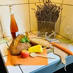 Toparti Apartmanhaz Lägenhet *
