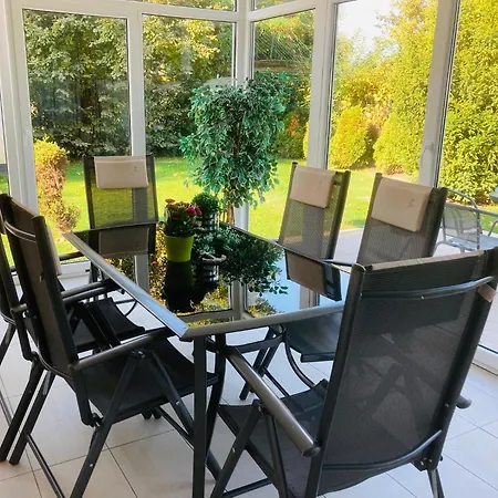 Toparti Apartmanhaz * Balatonszarszo