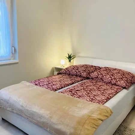 Toparti Apartmanhaz Balatonszarszo