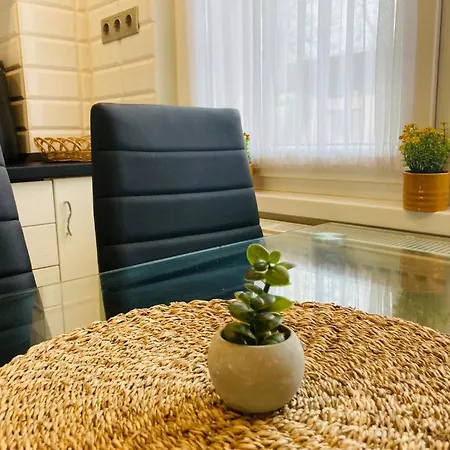 Tóparti Apartamento Balatonszarszo