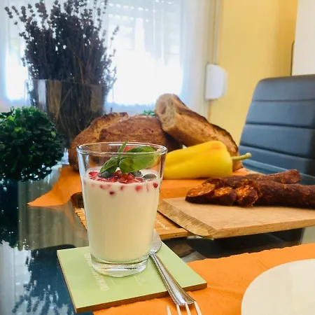 Toparti Apartmanhaz Apartment *