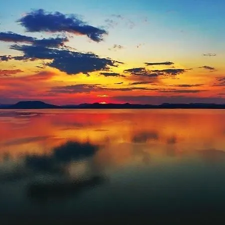 Toparti Apartmanhaz Balatonszarszo