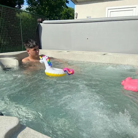 Apartment Toparti Apartmanhaz *