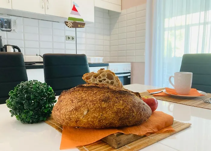 Lägenhet Toparti Apartmanhaz Balatonszarszo